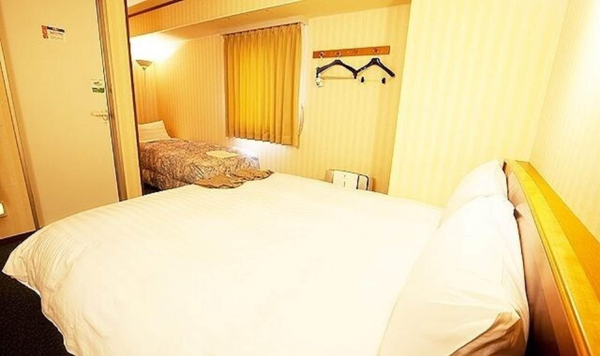 Hotel Prime Inn Toyama Bagian luar foto